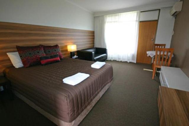 Red Cedars Motel Canberra Ngoại thất bức ảnh