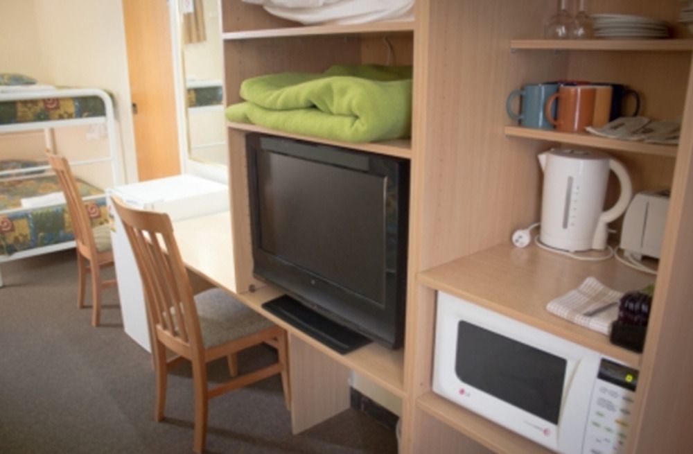 Red Cedars Motel Canberra Ngoại thất bức ảnh