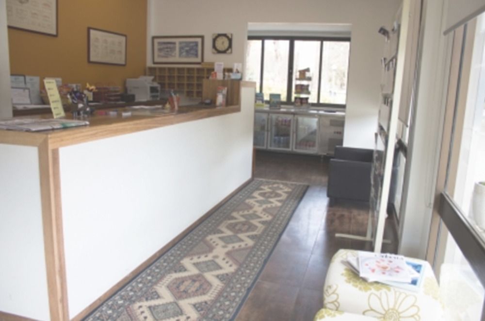 Red Cedars Motel Canberra Ngoại thất bức ảnh